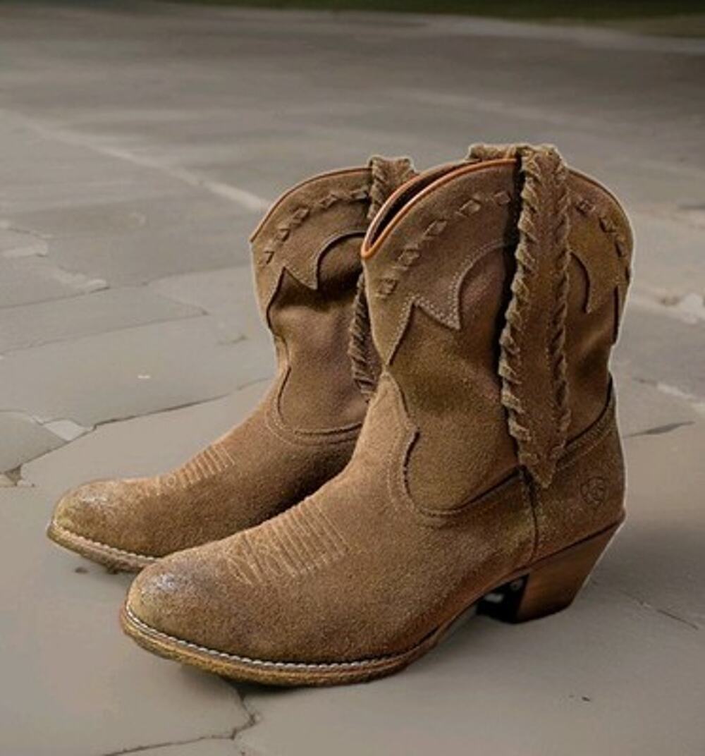 Ariat Women’s Round Up Rianda Shortie Suede Boots Brown 10019929 Size 7.5 B
